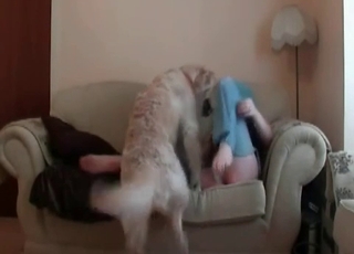 Nude posing session in front a mutt