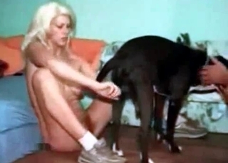 Insane blonde is ravaged by an insatiable doggo
